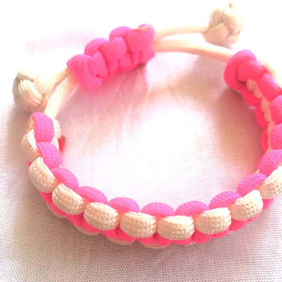 FUN -n- BUNDLE ✨7 items - Picture 6 of 7